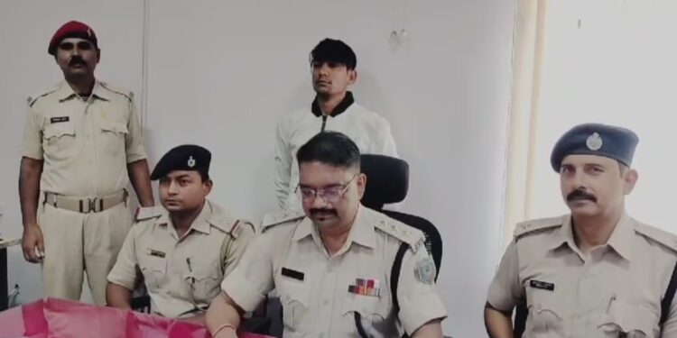 जमशेदपुर के बिस्टुपुर पुलिस को मिली सफलता, हंथीयार के साथ अपराधी गिरफ्तार