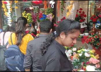 धनबाद में धनतेरस की बाजार, पूरे दिन होती रही खरीबरी