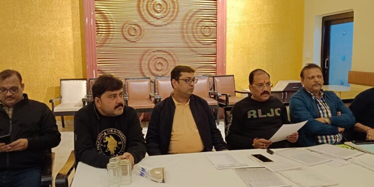 केमिस्ट एंड ड्रजिस्ट संगठन के दो गुट में विवाद, एक के आरोप पर दूसरे का इंकार