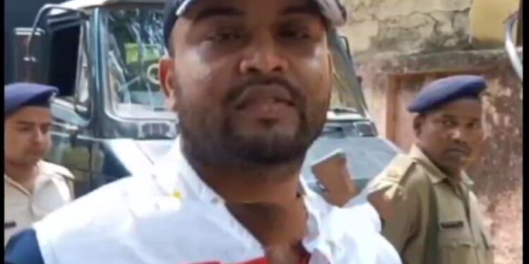 Dhanbad जेल में शूटर अमन सिंह की हत्या मामले में जेल से दो पिस्टल, 6 मोबाइल और 18000 बरामद