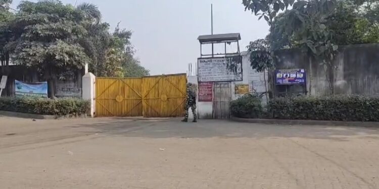 निरसा अंकुर बायोकेम शराब कारखाने में इनकम टैक्स का छापा