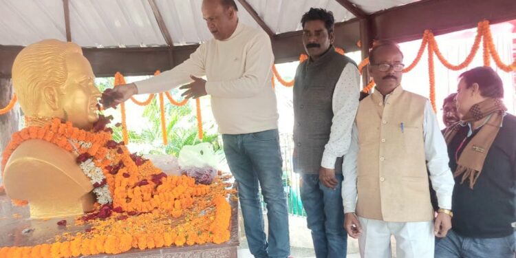 श्यामल चक्रवर्ती की शहादत दिवस पर हज़ारों लोगों ने दी श्रद्धांजलि