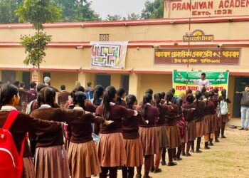 स्कूली बच्चों को दिलाई सड़क सुरक्षा की शपथ,चौक चौराहा पर किया नुक्कड़ नाटक का आयोजन