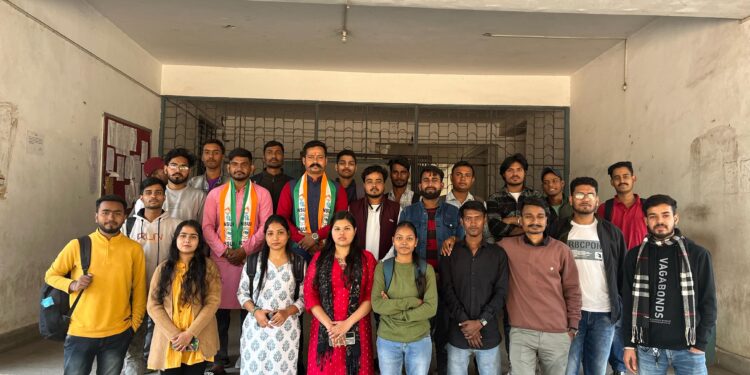 एडमिट कार्ड की त्रुटि को लेकर एग्जाम कंट्रोलर से मिला एनएसयूआई का प्रतिनिधिमंडल