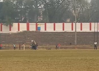 किंग्स वॉरिअर और 99 ग्रुप की टीम मीडिया कप क्रिकेट के सेमीफाइनल में