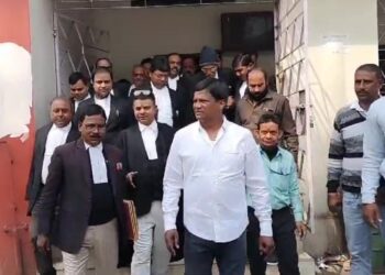 महिला नेत्री से दुष्कर्म का प्रयास मामले में कोर्ट ने ढुल्लू महतो को किया रिहा