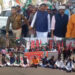 किसानों के समर्थन में भारत बंद को लेकर कांग्रेस सहित अन्य संगठनों ने सड़क अवरुद्ध कर किया प्रदर्शन
