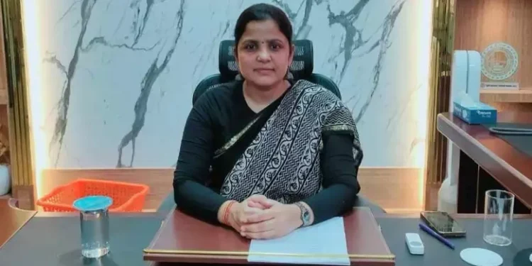 सावधान: धनबाद उपायुक्त की बनाई गई फेक व्हाट्सएप आईडी