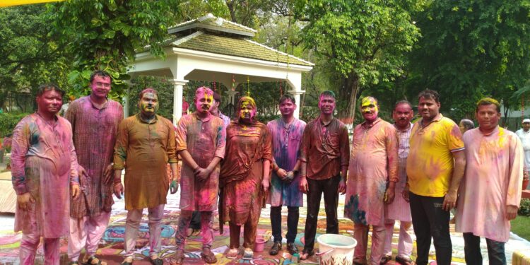 उपायुक्त, एसएसपी ने प्रशासन की ओर से दी जिले वासियों को होली की शुभकामनाएं