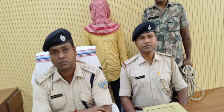 पूर्वी टुंडी थाना अंतर्गत ग्राम रक्षा दल के सदस्य की हत्या मामले में पुलिस ने एक और आरोपी को किया गिरफ्तार