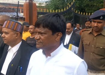 बाघमारा विधायक ढुलू महतो दो मामले में MPMLA कोर्ट में हुए हाजिर