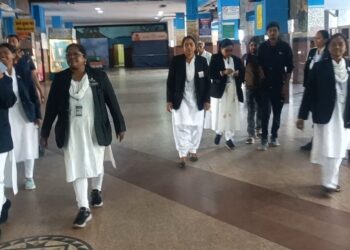 अंतर्राष्ट्रीय महिला दिवस पर धनबाद रेलवे स्टेशन की कमान महिला रेल कर्मी के हाथों में