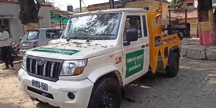 यातायात पुलिस को नगर निगम से मिला टोचन मशीन, शहर में सड़क जाम से मिलेगा निजात