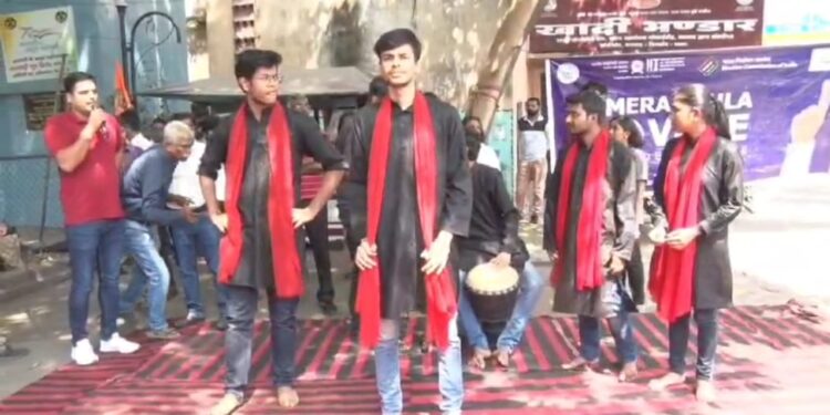 आगामी चुनाव में मतदान प्रतिशत बढ़ाने के लिए नुक्कड़ नाटक