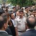 जमीन विबाद को लेकर एक युवक ने वकील के साथ कोर्ट परिसर में किया मारपीट