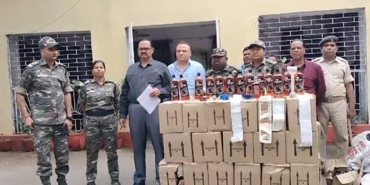 उत्पाद विभाग की बड़ी कार्रवाई चार लाख रुपए से अधिक के प्रतिबंध शराब को किया गया जप्त