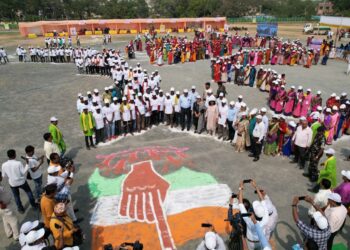 झारखंड के मुख्य निर्वाचन पदाधिकारी ने किया धनबाद का दौरा, स्वीप कार्यक्रम में हुए शामिल