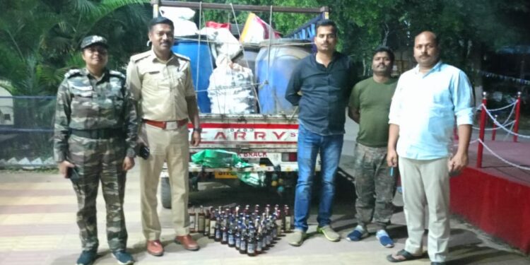 बोकारो के जरीडीह में अंग्रेजी अवैध शराब निर्माण की मिनी फैक्ट्री का उद्भेदन