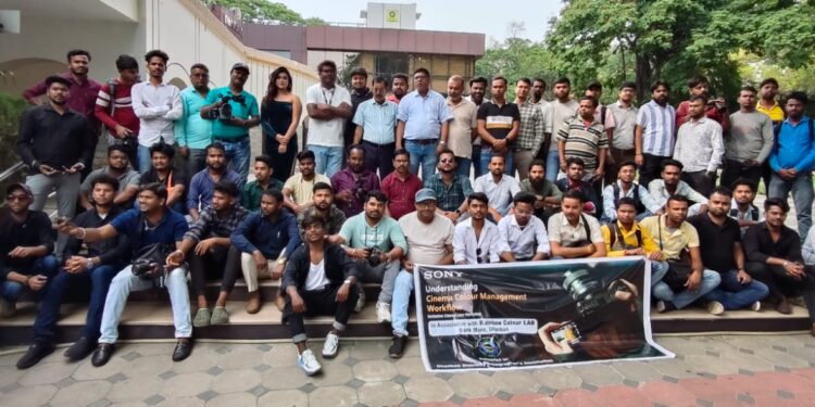 धनबाद जिला फोटोग्राफर एसोसिएशन के द्वारा सिनेमा लाइन कैमरा का प्रशिक्षण कार्यक्रम