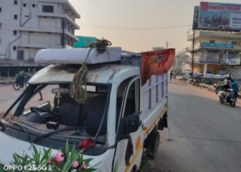 रांची में छठ व्रतियों को लेकर जा रही पिकअप वैन ट्रैक्टर से टकराई, तीन की मौत