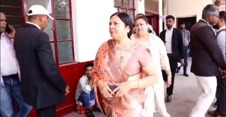 धनबाद के बहुचर्चित सुरेश सिंह हत्याकांड मामला , धनबाद कोर्ट में पत्नी और बेटे ने दी गवाही