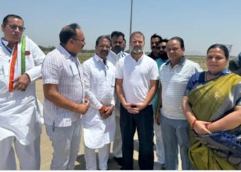 राहुल गांधी देवघर एयरपोर्ट पर किए लेंड कांग्रेस नेताओं से संवाद के बाद हुए भागलपुर रवाना, कल आयेंगे रांची