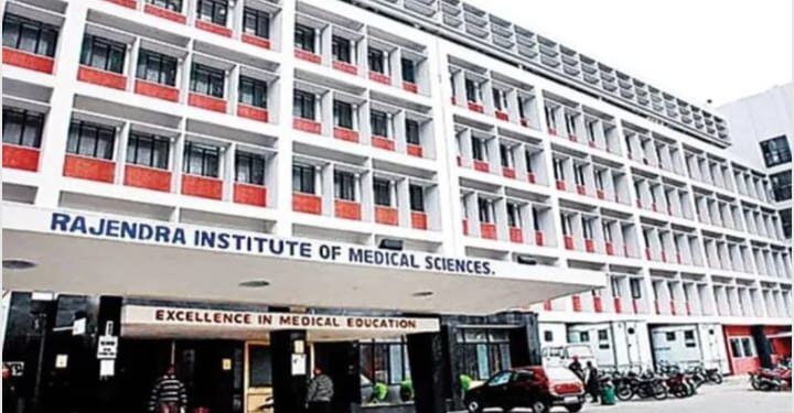 रांची रिम्स से कैदी हुआ फरार, कैदी की सुरक्षा में तैनात जवान भी गायब