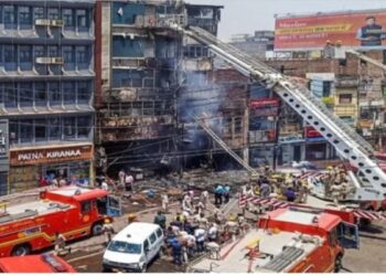 पटना स्टेशन के समीप होटल और इमारतों में लगी भीषण आग, अब तक 6 की मौत, एक दर्जन से अधिक घायल