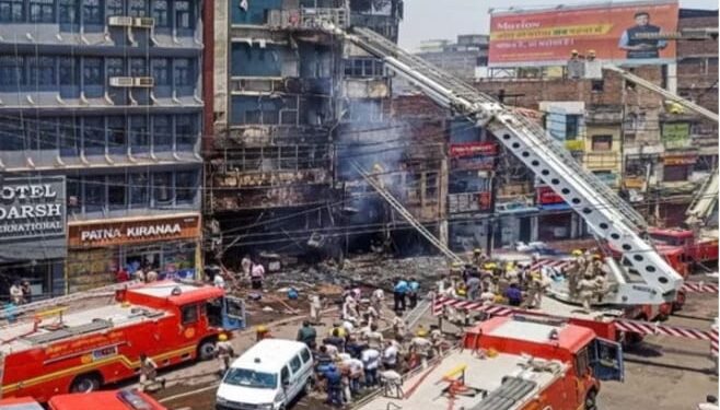 पटना स्टेशन के समीप होटल और इमारतों में लगी भीषण आग, अब तक 6 की मौत, एक दर्जन से अधिक घायल
