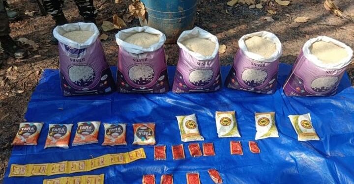 चाईबासा पुलिस को मिली बड़ी सफलता, तीन IED बम किया बरामद