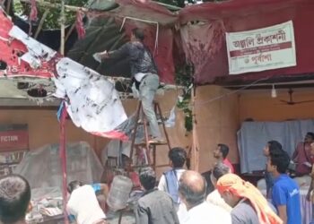 पुस्तक मेला के एक बुक स्टॉल में लगी आग, कमिटी पर लापरवाही का आरोप