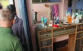 जमीन कारोबारी की गोली मारकर हत्या,सैलून में दाढ़ी बनाने के दौरान अपराधियों ने दिया घटना को अंजाम