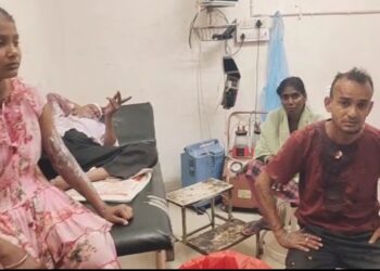 ज़मीन विवाद में दो पक्षों में मारपीट एसिड एटेक से एक बच्ची और महिला झुलसी 
