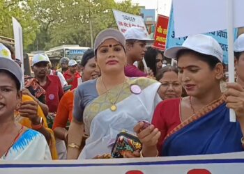 किन्नर समाज के द्वारा निकाला गया मतदाता जागरूकता रैली, पहले मतदान, फिर जलपान का दिया संदेश