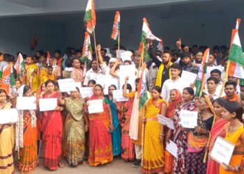 धनबाद लोकसभा से अनुपमा सिंह को कांग्रेस द्वारा प्रत्याशी बनाए जाने पर पार्टी में ही हो रहा विरोध, प्रत्याशी बदलने की मांग को लेकर नारेबाजी