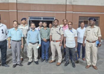 निरसा अनुमंडल पुलिस पदाधिकारी व विशिष्ट अनुभाजन पदाधिकारी ने स्ट्रांग रूम का किया निरीक्षण