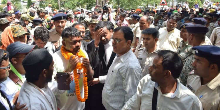 जयराम महतो पर फिर लटकी गिरफ्तारी की तलवार, 7 मई को निर्वाचन पदाधिकारी ने दिया पेश होने का आदेश 