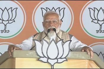 पलामू की सभा में पीएम मोदी का राहुल गांधी पर हमला, कांग्रेस के शहजादे मोदी के आंसुओं में ढूंढ रहे हैं अपनी खुशी