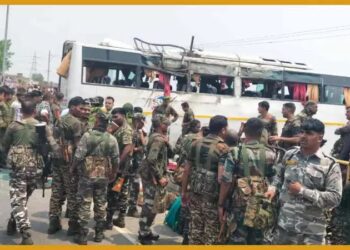 गिरिडीह के बगोदर में सेना की बस दुर्घटनाग्रस्त, एक जवान की मौत कई घायल, कई आला अधिकारी मौके पर पहुंचे