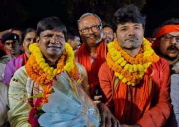धनबाद लोकसभा के एनडीए प्रत्याशी ढुल्लू महतो बोकारो विधानसभा क्षेत्र में किया जनसंपर्क और नुक्कड़ सभा 