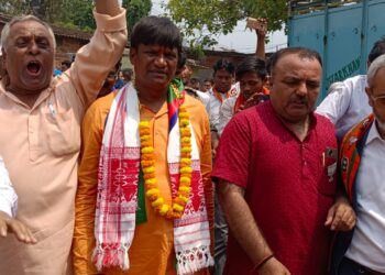 भाजपा प्रत्याशी ढुल्लू महतो का सघन जनसंपर्क अभियान 