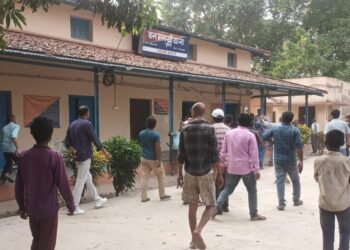 पूर्णिया में अपराधियों ने सीएसपी संचालक को गोलियों से किया छलनी,6 लाख लूटा, आक्रोशित लोगों ने किया थाना में तोड़फोड़