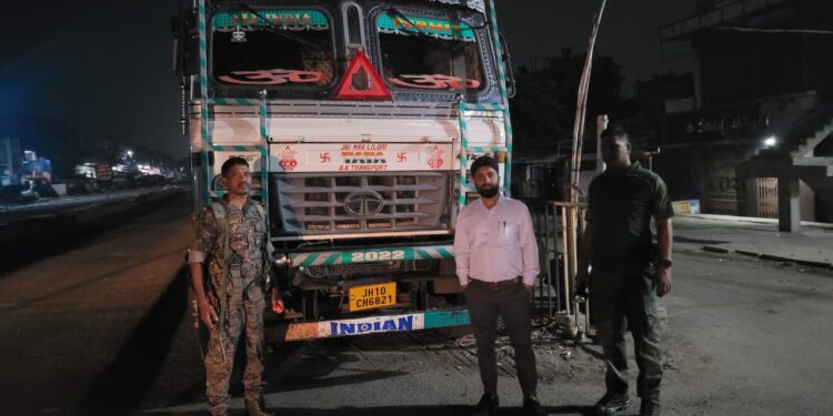 अवैध कोयला लोड तीन ट्रक को माइनिंग इंस्पेक्टर ने राजगंज थाना अंतर्गत से किया जब्त, मामला दर्ज