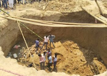 मनरेगा सिंचाई कुआं में काम कर रहे मजदूरों पर गिरा मिट्टी, दबने से चार की मौत, मचा कोहराम