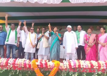 कल्पना सोरेन ने जामताड़ा में चुनावी सभा को किया संबोधित, इंडिया गठबंधन प्रत्याशी के पक्ष में मांगा वोट