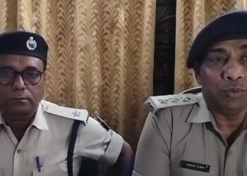 कार्बाइननुमा कट्टा के साथ किसी घटना को अंजाम देने जा रहा बाइक सवार अपराधी गिरफ्तार 