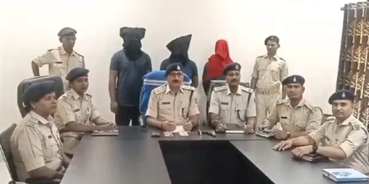 अपराधिक घटना को अंजाम देने से पहले  पुलिस ने हाथियार के साथ 3 शातिर अपराधी किया गिरफ्तार 