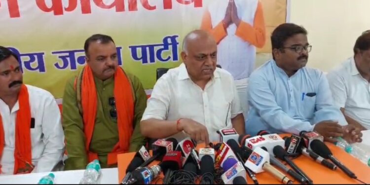 धनबाद के निर्वर्तमान मेयर चंद्रशेखर अग्रवाल ने भाजपा और अपने कार्यकाल के कार्यों को।गिनाया, जेएमएम सरकार पर साधा निशाना