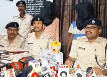 धनसार पुलिस ने दो युवकों को देसी पिस्टल और दो गोली साथ किया गिरफ्तार, मामला दर्ज 