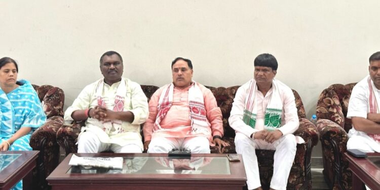 भाजपा की धनबाद लोकसभा स्तरीय हुई बैठक, प्रदेश संगठन महामंत्री, प्रतिपक्ष के नेता रहे मौजुद, कहा भारी बहुमत से होगी जीत